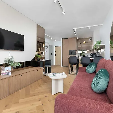 Cosy In Cracow With Parking And Air Conditioning By Renters Διαμέρισμα *